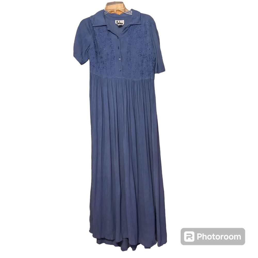 Vintage maxi dress with pretty embroidery